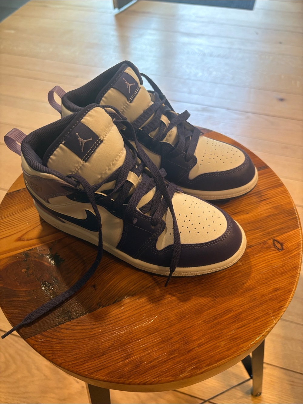 Jordan Kids Mid-Top Sneakers in Cream and Purple